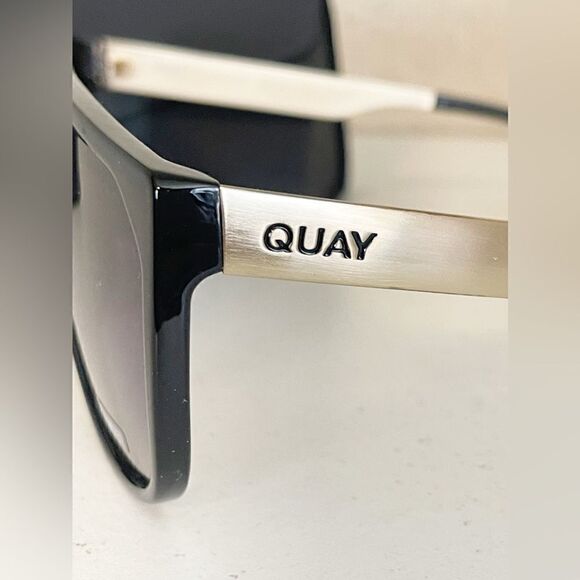 QUAY NO CURFEW POLARIZED black smoke oversized shield Sunglasses. NWT - Picture 8 of 11